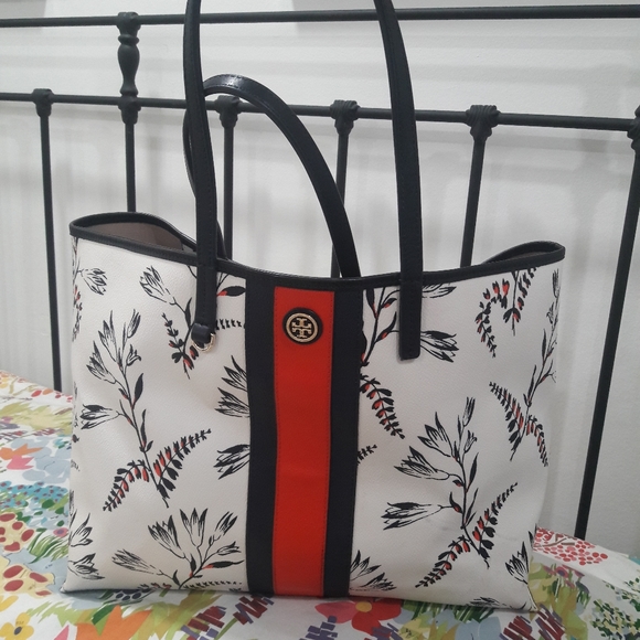 Tory Burch Handbags - Tory Burch Kerrington Floral Print Tote